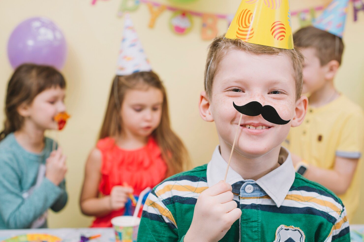 Magician vs Clown: Which Is Better for Kids’ Birthday Parties?