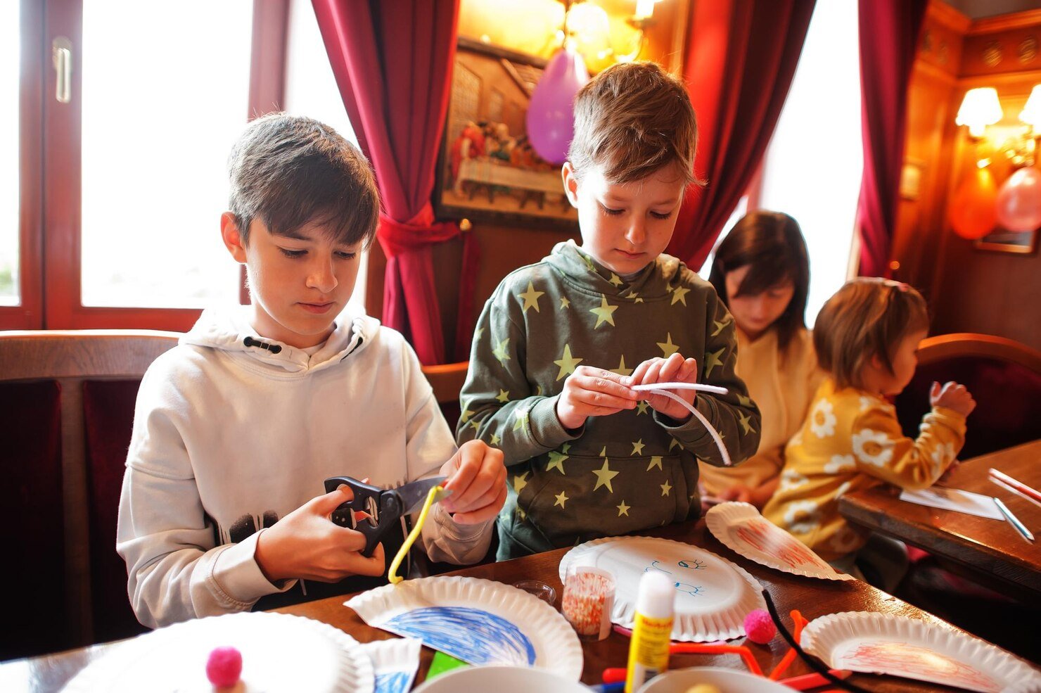 How Professional Magicians Keep Kids Engaged at Parties