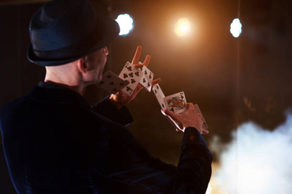 How Professional Magic Shows in Miami Keep Guests Engaged and Entertained